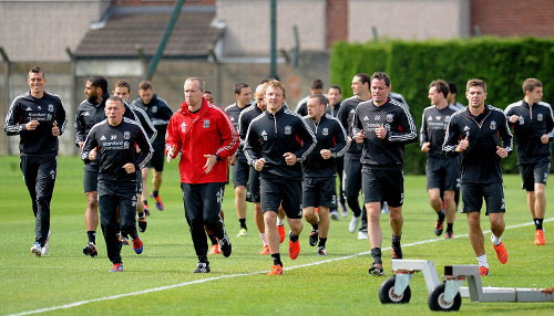 成都球迷怒喷自家球员：球迷和谁有仇你们就输谁，我们要不要脸？