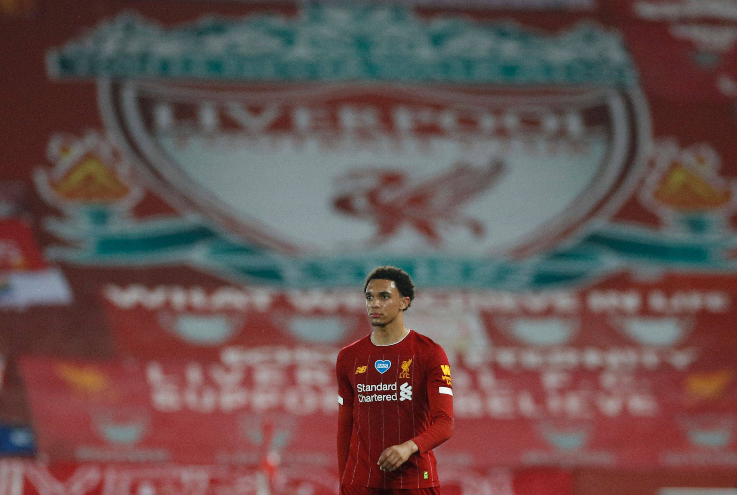 《球场草皮的秘密：人工草皮与天然草皮对球速的反弹影响》