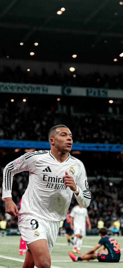 英超单场双0.8+数据：B费再创近四季第二纪录