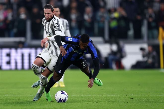 06年季后赛抢7大战科比第四节拒出手引争议