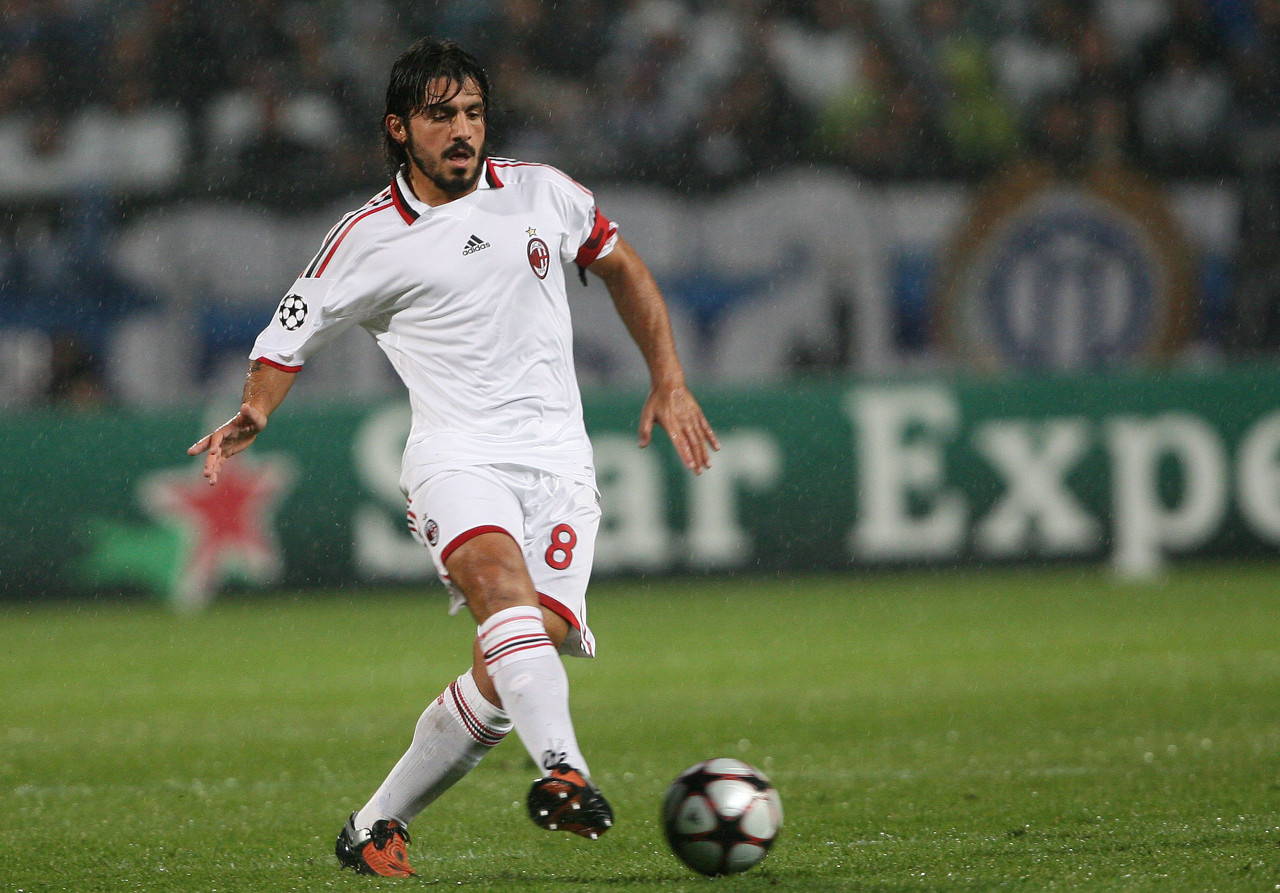 意媒：尤文很看重预备队的埃利莫加莱，明夏或进入一线队集训（意媒：尤文看好预备队小将埃利莫加莱，明夏有望随一队集训）