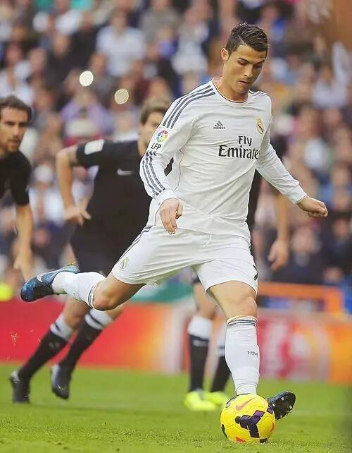 篮球勇士替补球员连续三场得分上双