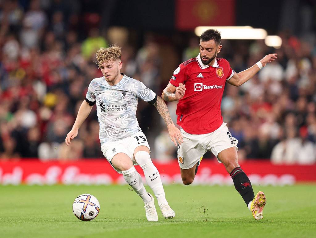 阿斯报谈英格兰10号位竞争：罗杰斯目前是贝林厄姆的最大威胁（阿斯报：英格兰10号位之争，罗杰斯成贝林厄姆最大对手）