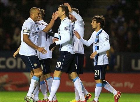 攻守兼备助博洛尼亚斩落领头羊那不勒斯，卢库米当选全场最佳